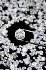 Nên tìm hiểu giá kim cương GIA và giá kim cương 5ly uy tín ở đâu?