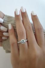 Những kiểu nhẫn nữ vàng 18K đẹp - Nhẫn Solitaire kiểu nhẫn thanh lịch được đặc biệt quan tâm