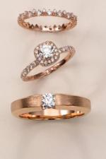 Nên mua bộ nhẫn vàng cưới 18K hay không? Stackable xu hướng nhẫn vàng cưới đẹp