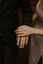 Mách bạn cách chọn nhẫn đôi vàng tây đẹp cho các cặp đôi - Những lưu ý cần nắm khi mua trang sức đôi