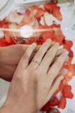 Nhẫn kim cương cầu hôn - Gửi tình yêu ngọc ngà, trang nhã cùng chiếc nhẫn lấp lánh, kiêu sa