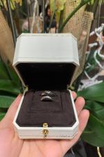 Giá nhẫn cưới kim cương hiện nay như thế nào? Nên chọn nhẫn cưới kim cương giá rẻ hay không?