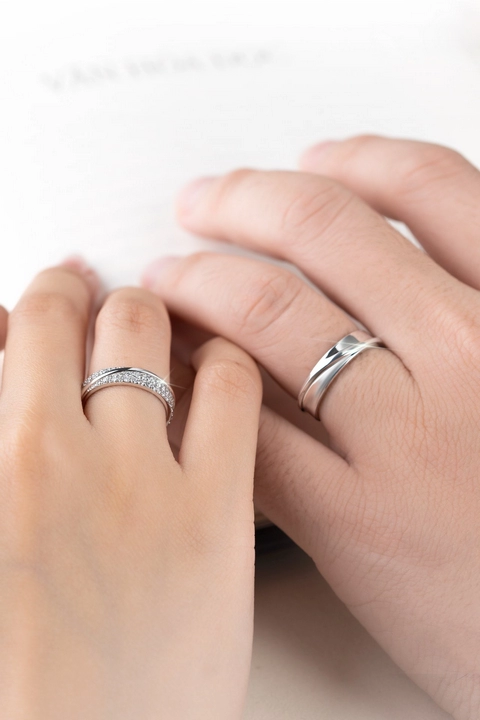 Có thể bạn chưa biết: Phụ nữ đeo nhẫn cưới tay nào?