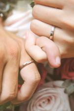 Nhẫn đôi đeo ngón nào để tình yêu luôn thăng hoa và bền chặt? 