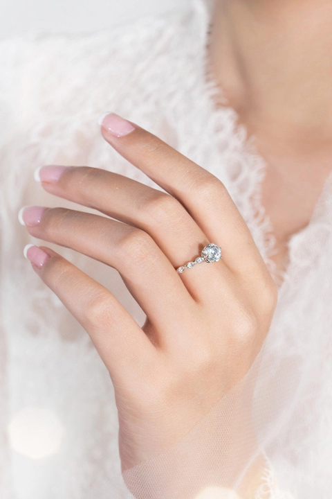 Vì sao nên chọn nhẫn kim cương cầu hôn?