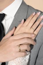 Đeo nhẫn đôi ngón nào đẹp nhất? Những mẫu nhẫn đôi đơn giản, tinh tế