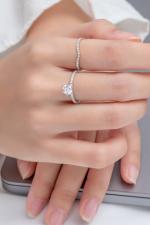 Khám phá những mẫu nhẫn cưới sang trọng cho các cặp đôi sang chảnh - Nên chọn nhẫn cưới vàng trắng hay vàng hồng?