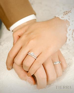Ngón áp út bàn tay trái là câu trả lời cho thắc mắc đàn ông đeo nhẫn cưới tay nào