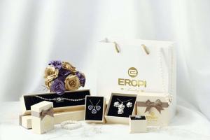 Eropi Jewelry có đến hơn 20.000 sản phẩm với đa dạng về mẫu mã để khách hàng tùy ý lựa chọn