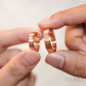 Tạo ra những mẫu nhẫn cưới thiết kế độc đáo và riêng biệt tại Tierra Diamond