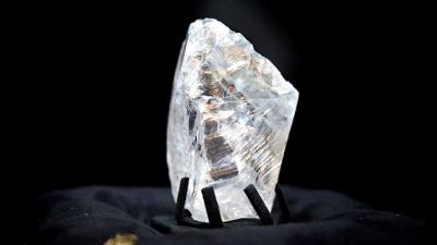 Kim cương thô tự nhiên được chế tác như thế nào? Các hình dạng kim cương khác nhau thì kim cương thô có khác nhau không? - 3