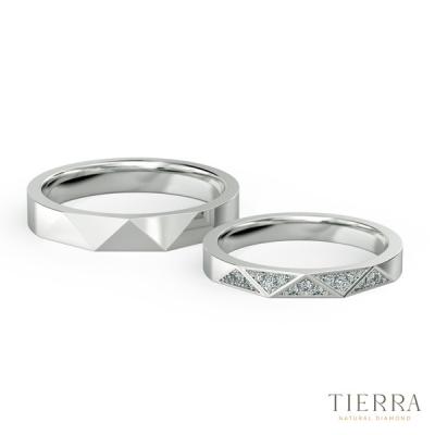 Mẫu nhẫn cặp đẹp làm từ bạch kim kết hợp với kim cương mang đến vẻ đẹp sang trọng và thanh lịch 