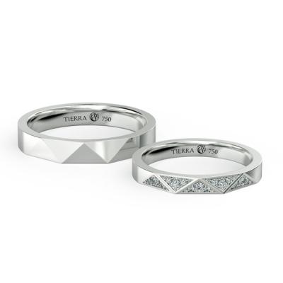 Đôi nhẫn cưới có pattern tam giác mới mẻ NCC2041
