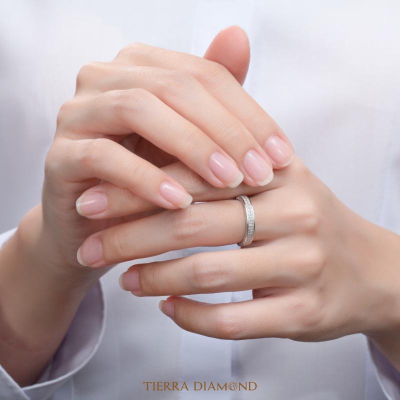 Nhẫn đính hôn kim cương - Cách lựa chọn nhẫn đính hôn phù hợp - 2.jpg