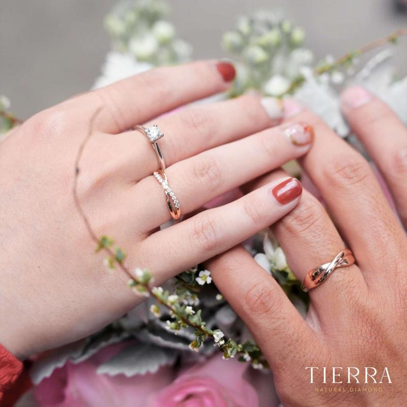 Mẫu nhẫn cưới 2022 có nét tương đồng mang đến phong cách riêng cho cô dâu và chú rể