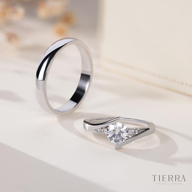 [phunuonline.com.vn] Chọn mua nhẫn cưới kim cương