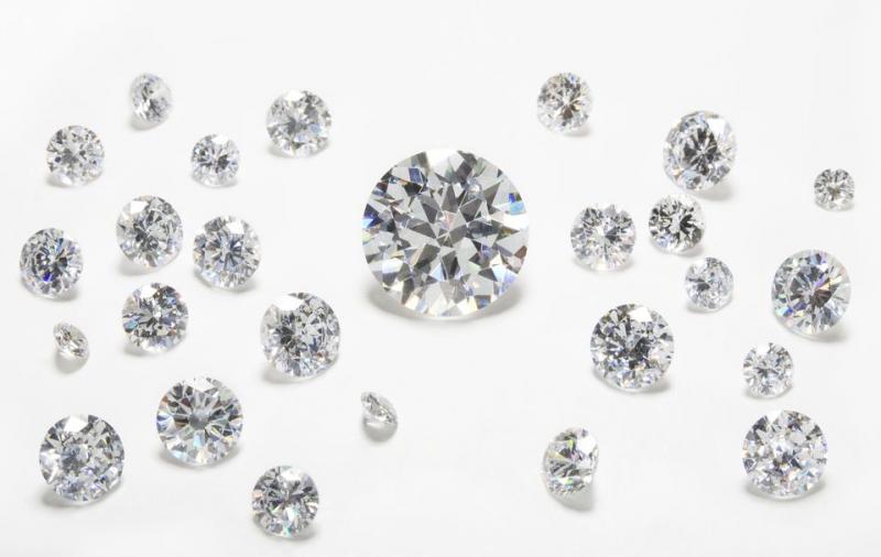 Sự khác nhau giữa kim cương nhân tạo và kim cương tự nhiên? Làm sao để biết kim cương tự nhiên đúng chuẩn - 1 