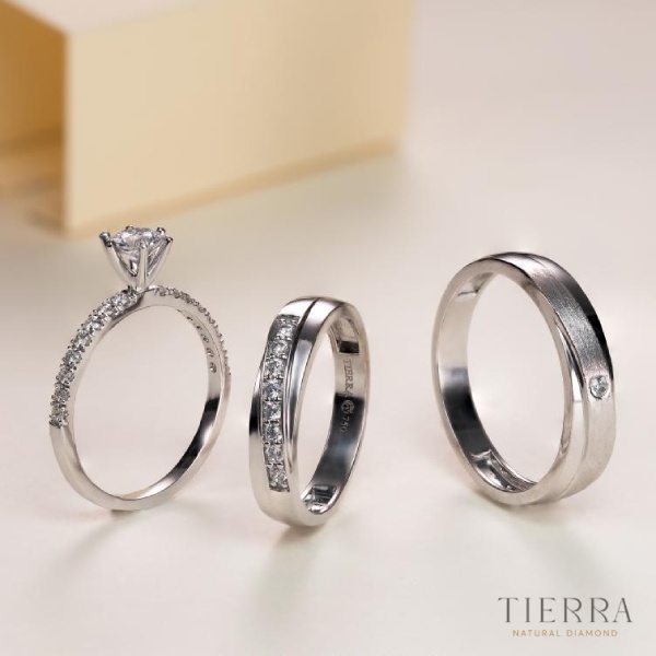 Nhẫn cưới kim cương giá bao nhiêu phụ thuộc vào chất liệu đai nhẫn