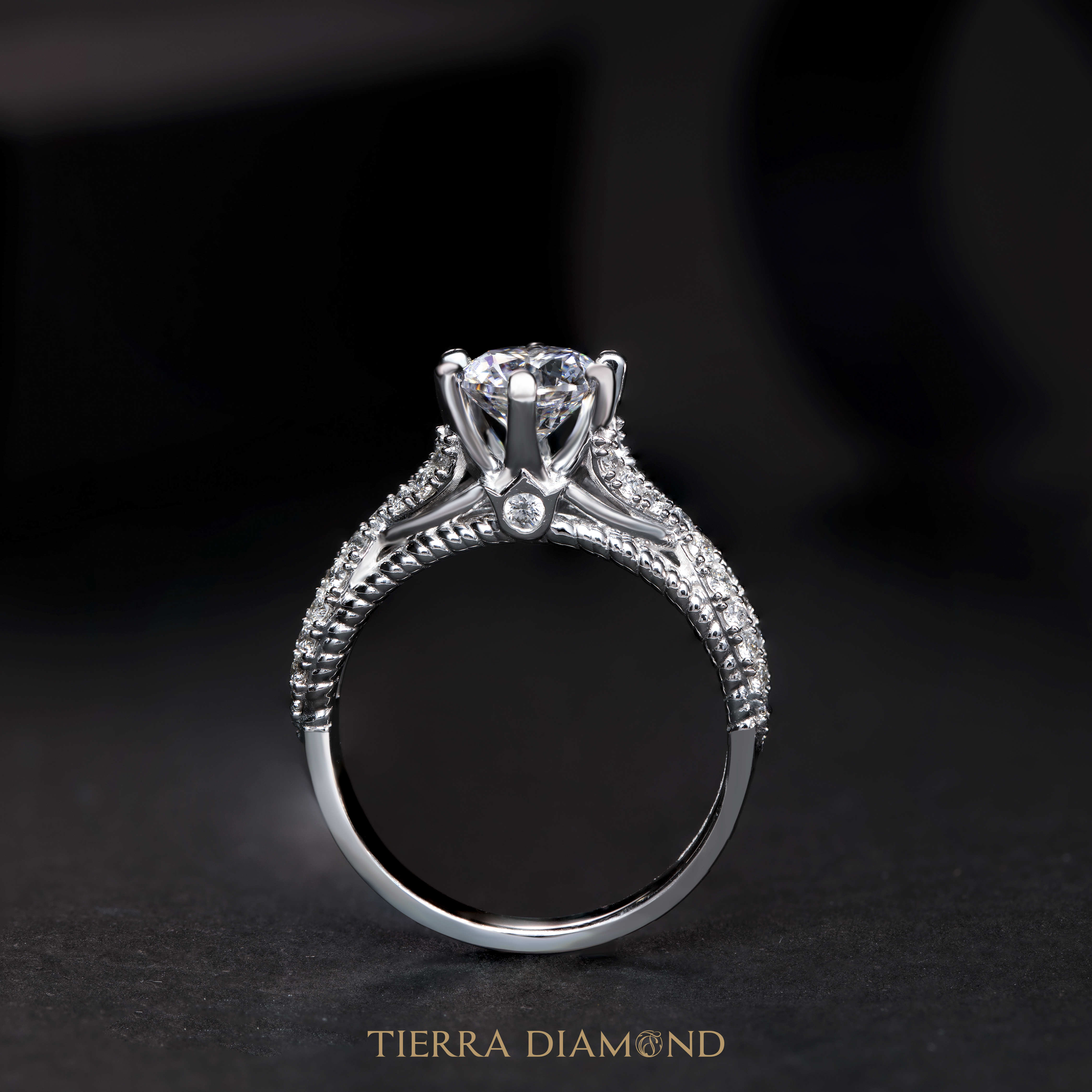 Bộ sưu tập nhẫn kim cương Royal cho các quý cô sang chảnh - Vẻ đẹp của sự kiêu sa - 2