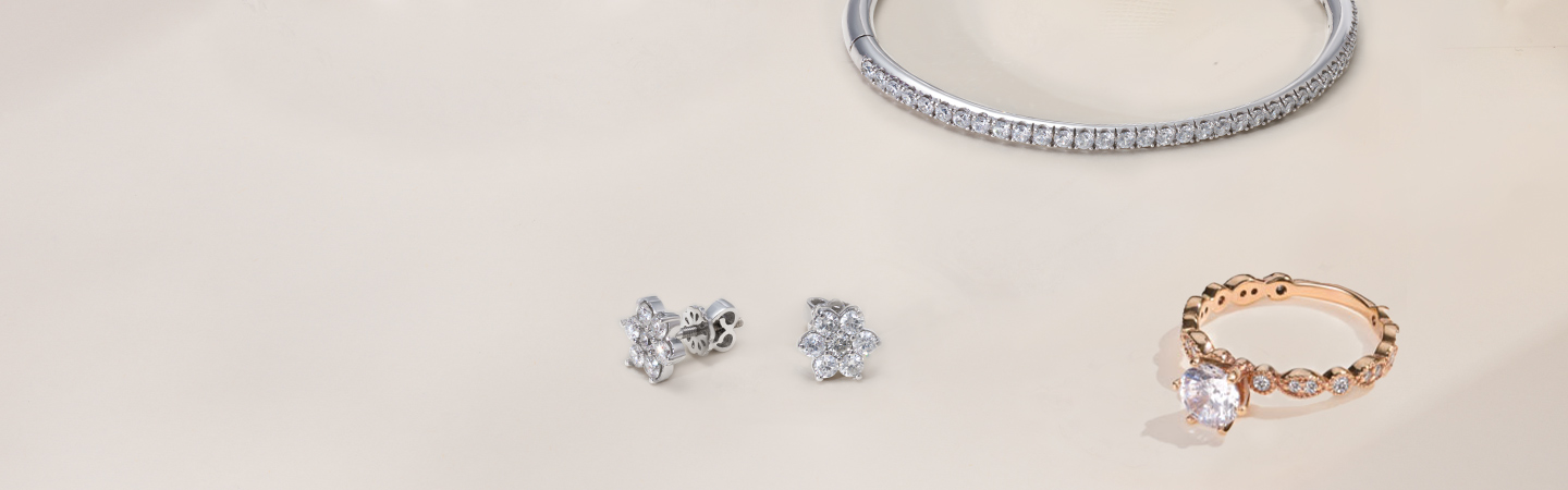 Trang sức kim cương đẹp nhất 2021, bộ sưu tập dây chuyền, lắc tay & bông tai kim cương tại Tierra Diamond