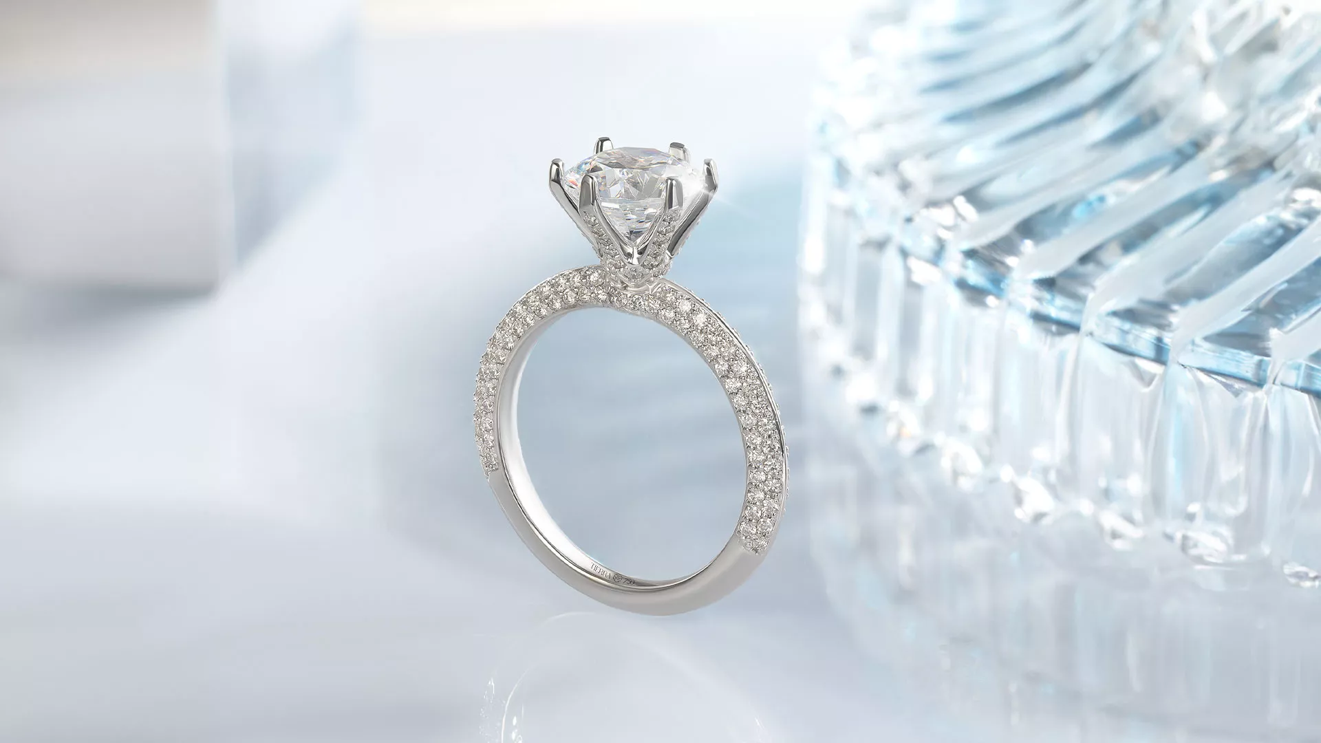 Điểm khác biệt giữa kim cương thiên nhiên và đá tổng hợp