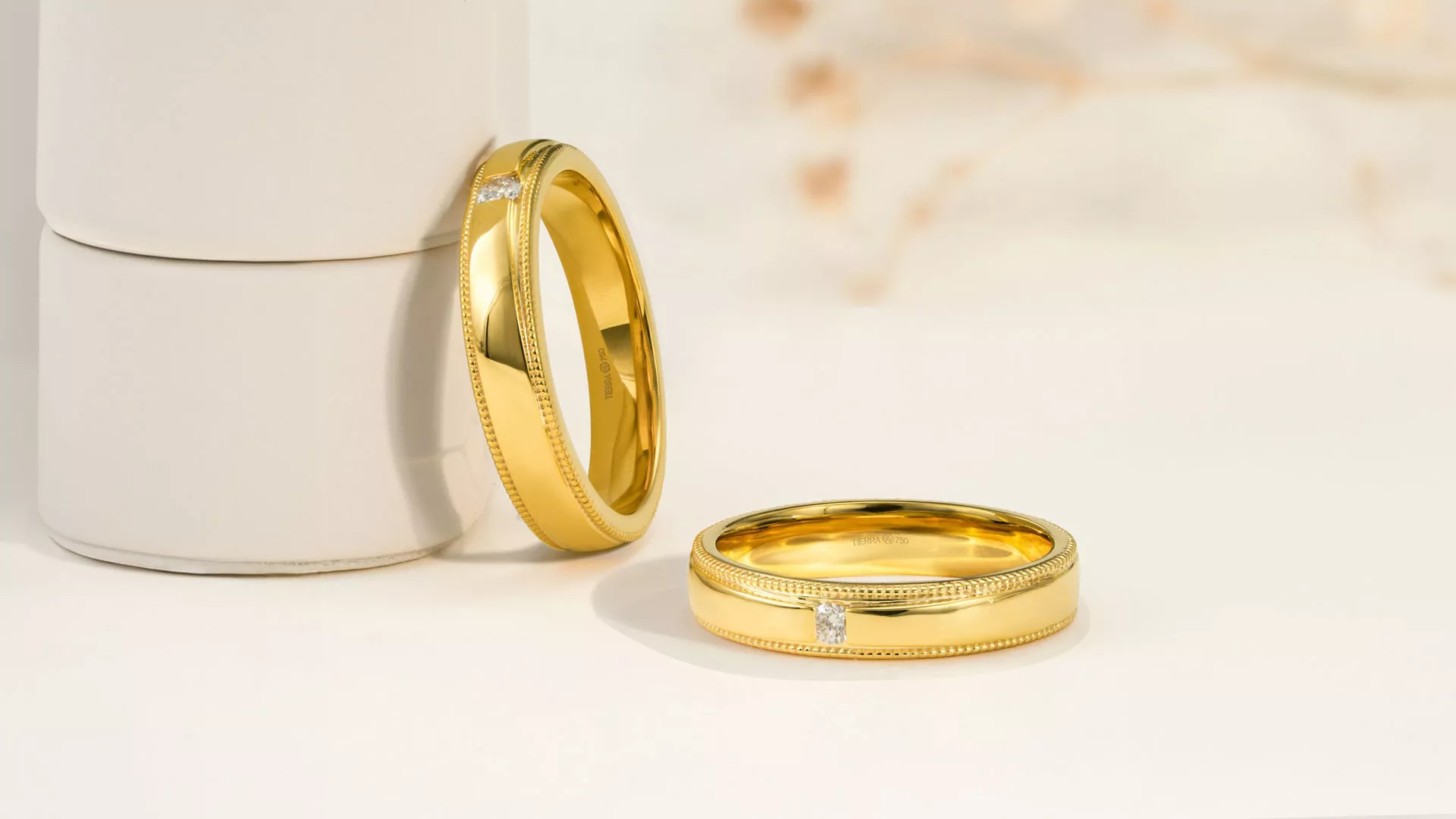 Nhẫn đôi có nhất định phải giống nhau hay không?