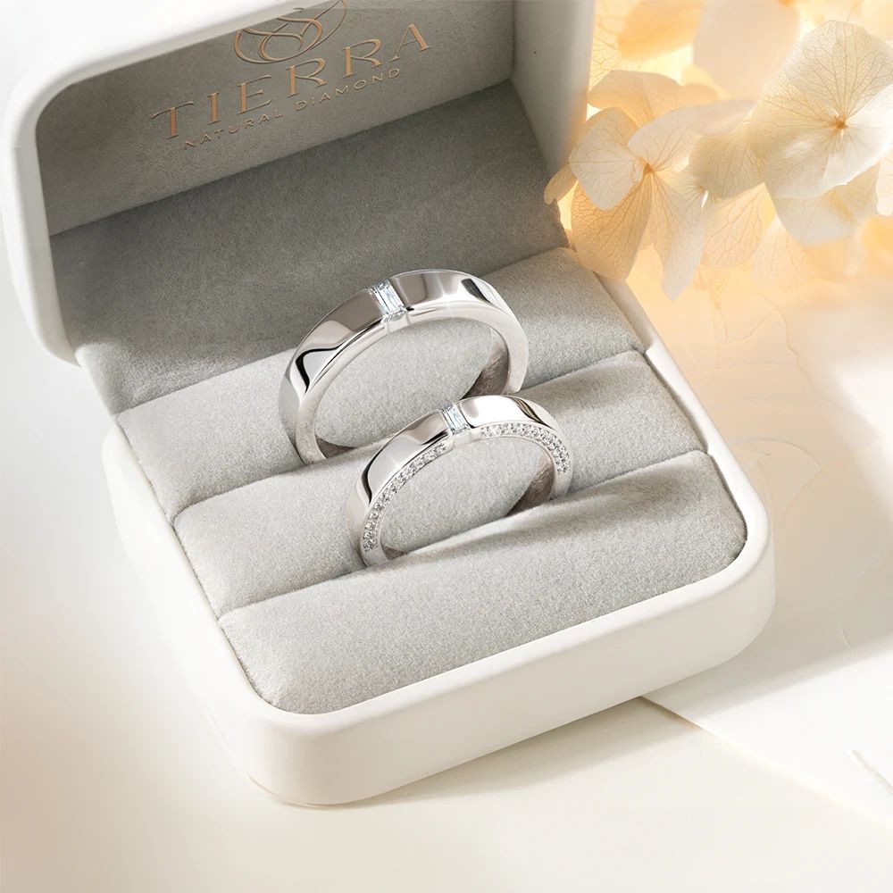 Giá nhẫn cưới thiết kế riêng có đắt không?