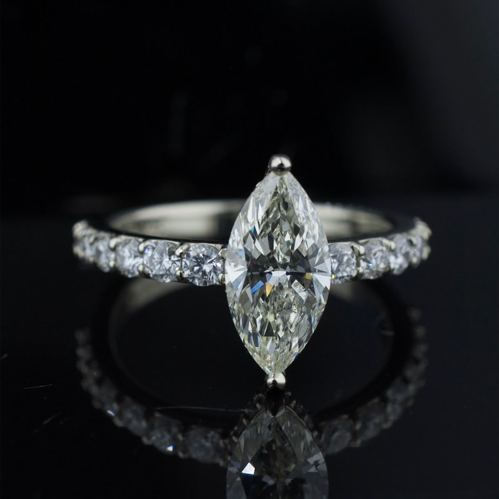 Kim cương hạt thóc Marquise