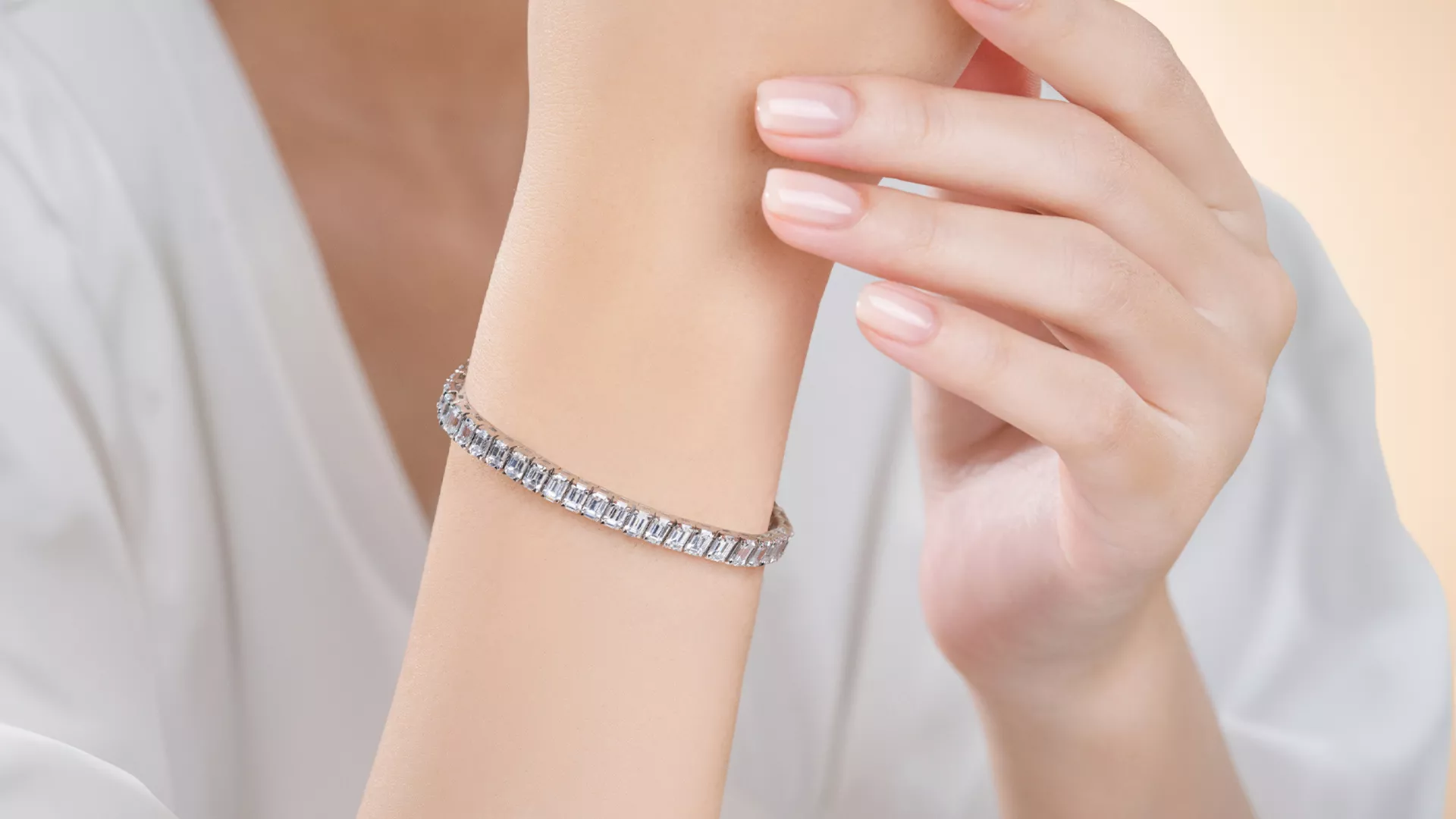 Sai lầm khi mua lắc tay nữ vàng 18K