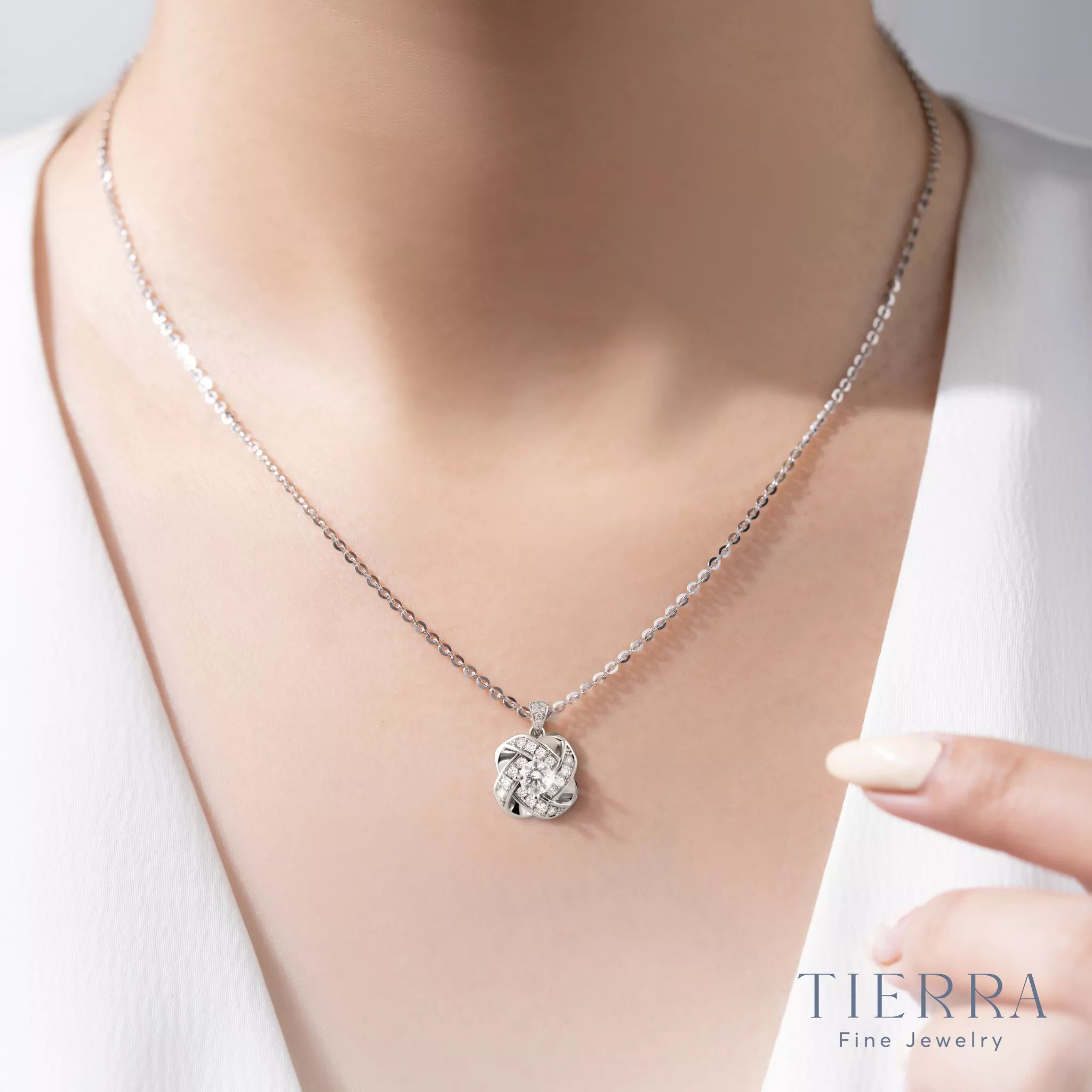 Phụ kiện không thể thiếu của phái đẹp chính là dây chuyền