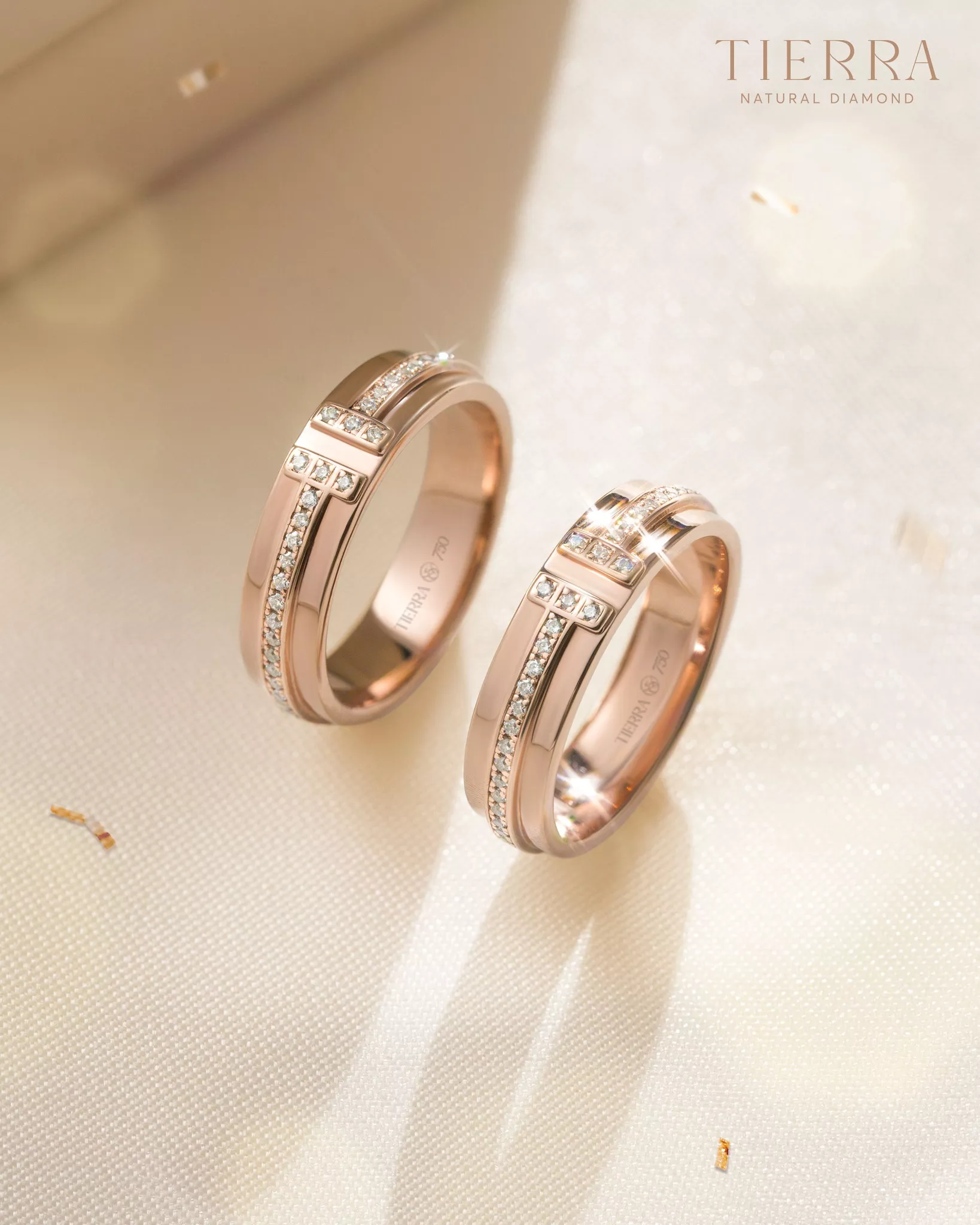 Nhẫn đôi vàng hồng có ánh hồng đậm hay nhạt tùy thuộc vào lượng đồng bên trong