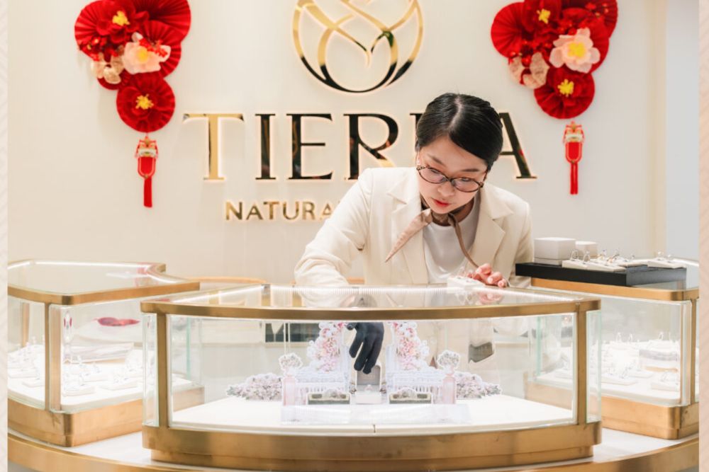 Nhẫn cưới nên mua vàng gì? 4 điều cần lưu ý khi mua 6 Tierra Diamond đồng hành cùng cặp đôi trong hành trình chọn nhẫn cưới