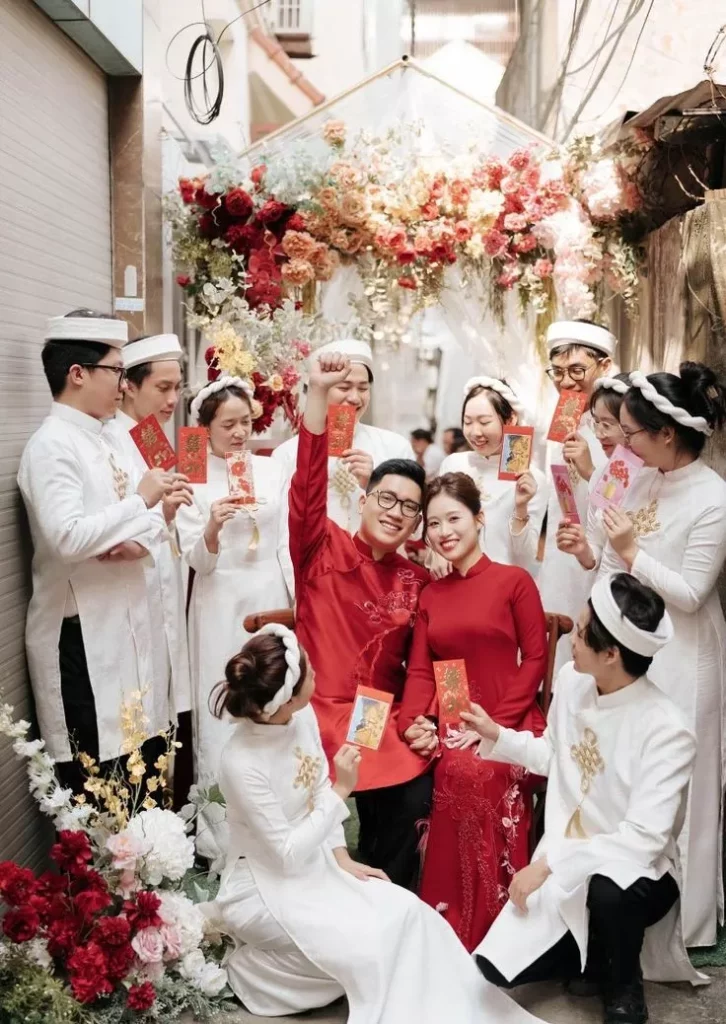 Thời điểm tổ chức lễ đính hôn tùy thuộc vào sự thống nhất của gia đình