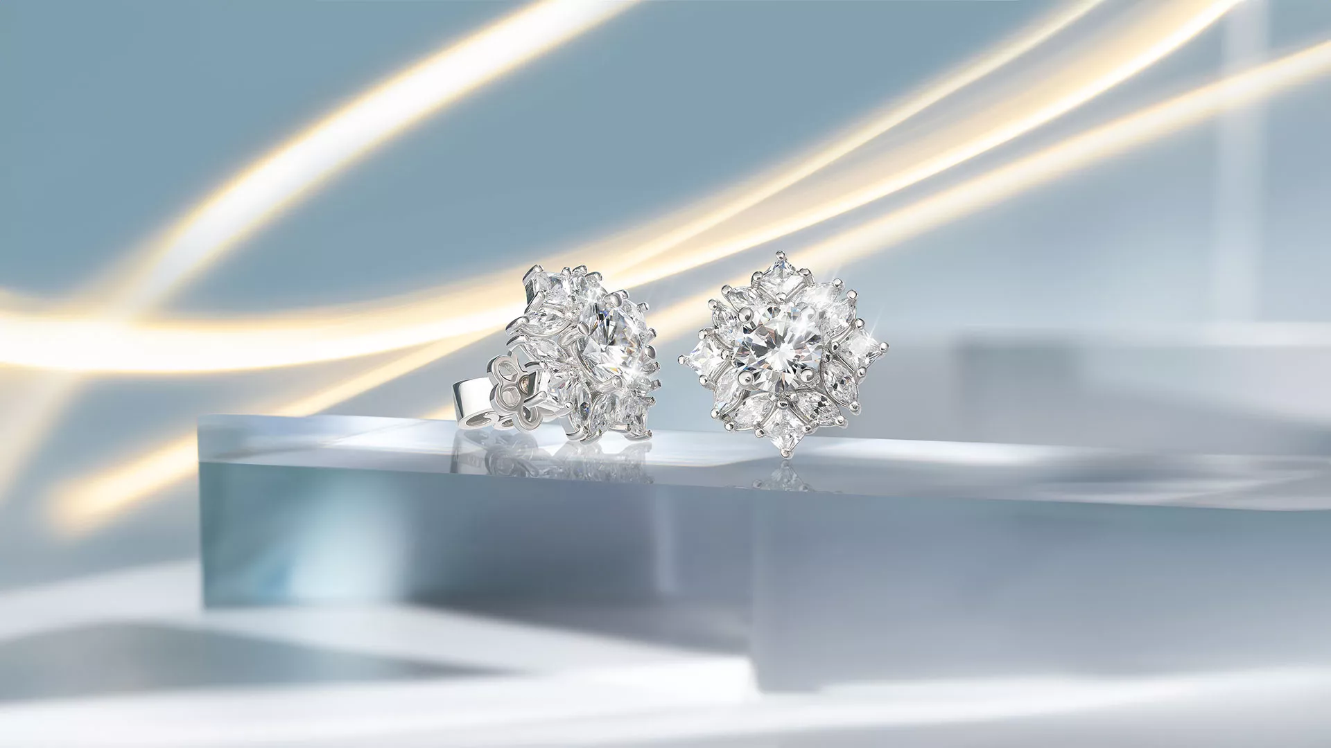 Top 7+ mẫu bông tai vàng 18K phải có trong tủ trang sức