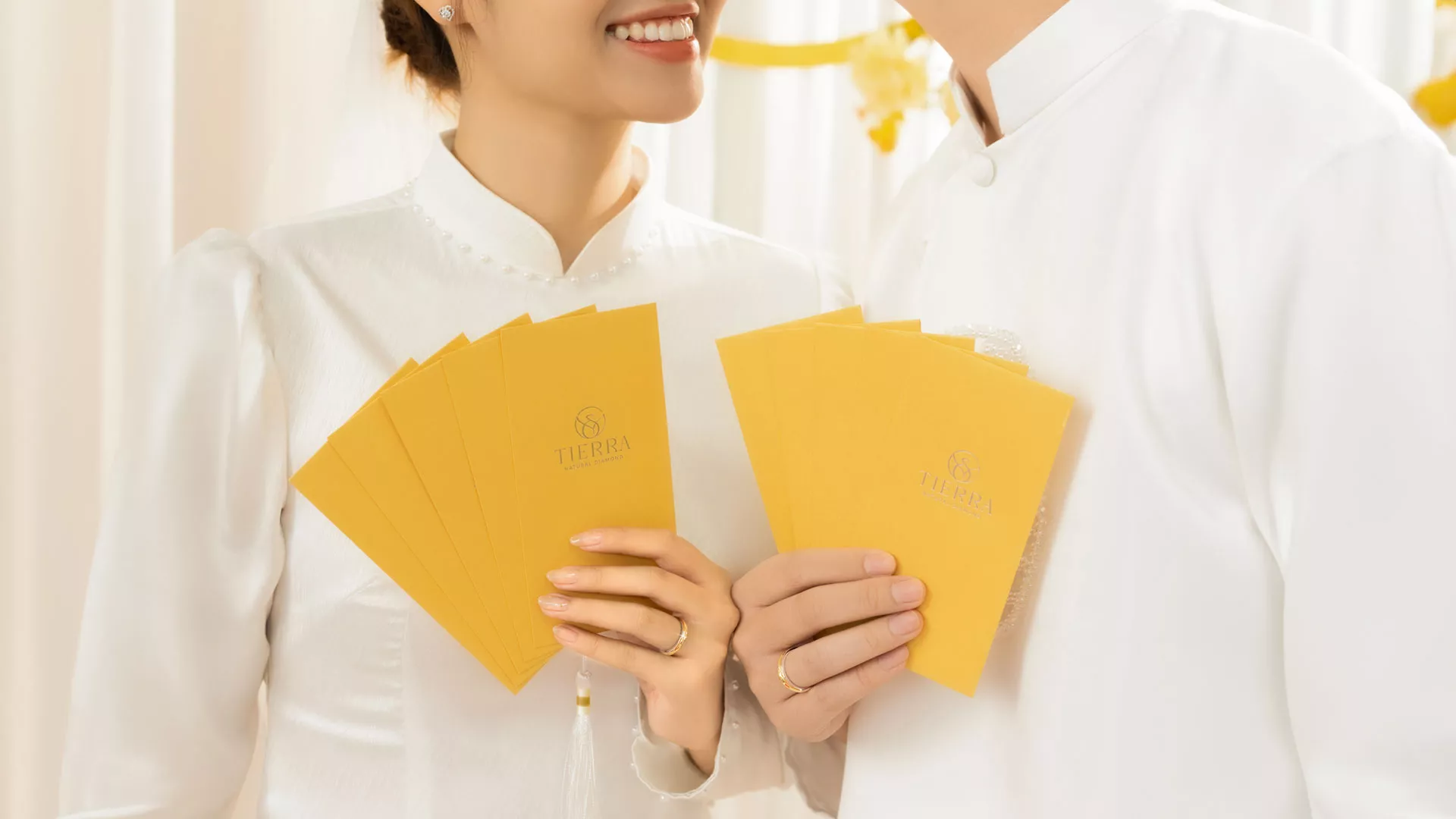 Nhẫn cưới đeo ngón nào là hợp lý?