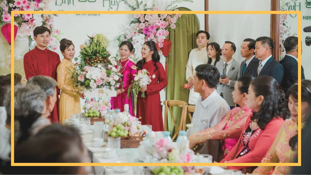 Lễ ăn hỏi có cần đông người tham dự không?