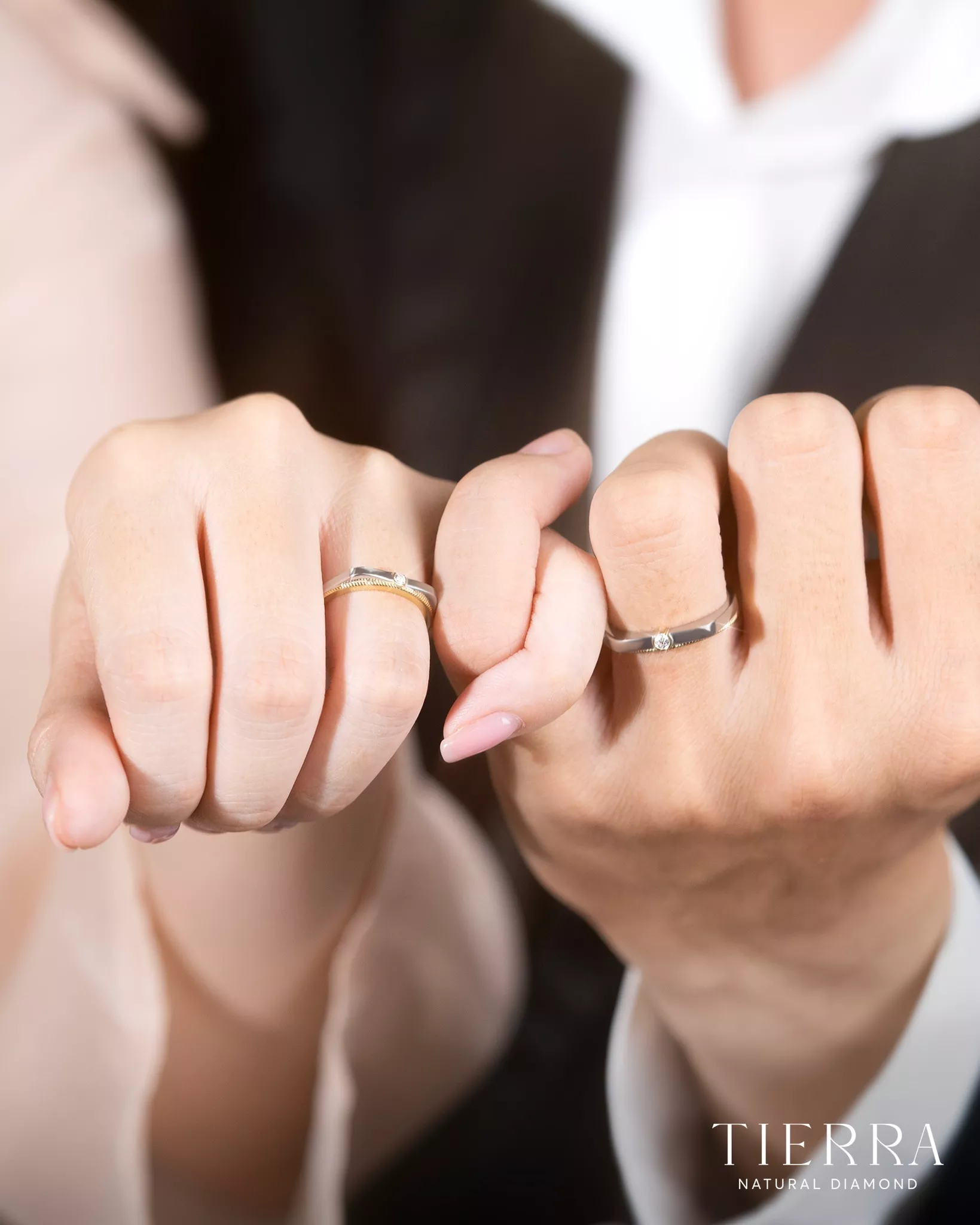 Nhẫn cưới vàng 18K
