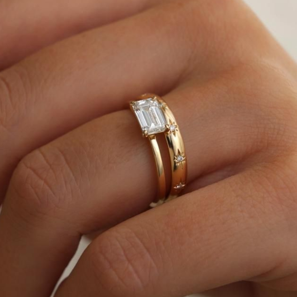 Nhẫn kim cương Emerald viên chủ nằm ngang