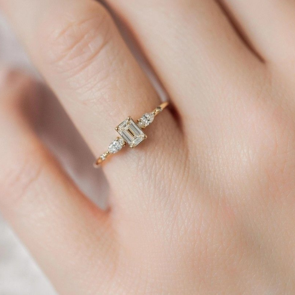 Nhẫn kim cương Emerald đẹp