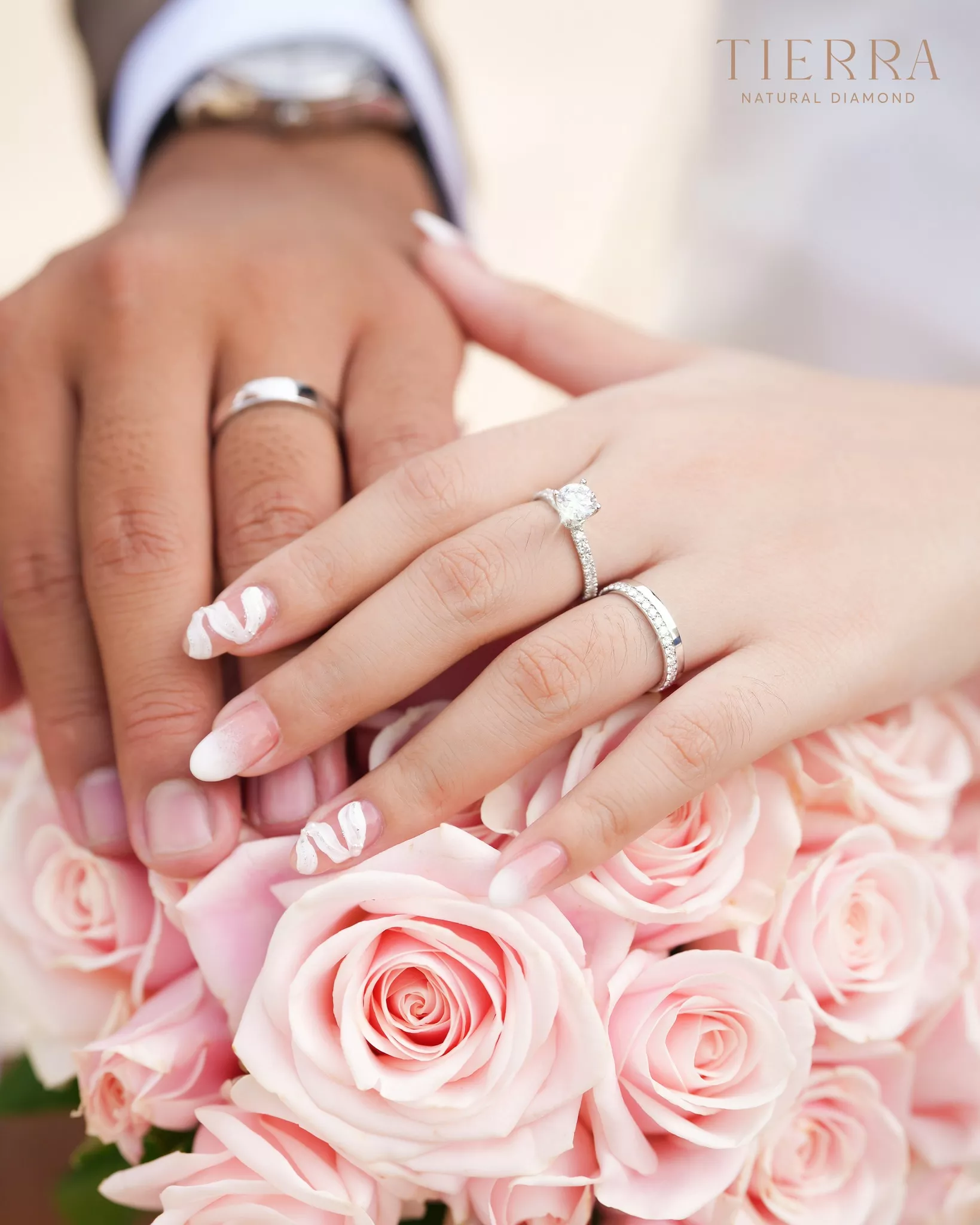 Bộ vàng cưới 18K còn được ưa chuộng nhờ sự đa dạng về màu sắc đến kiểu dáng