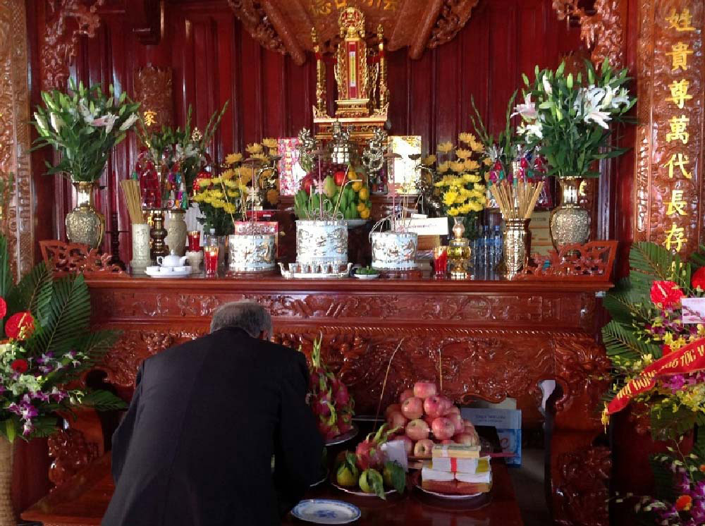 Nguyên tắc phong thủy & mẫu trang trí bàn thờ gia tiên thu hút tài lộc 7 3 bước tiến hành trang trí bàn thờ gia tiên chi tiết dễ thực hiện