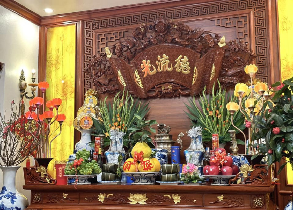 Nguyên tắc phong thủy & mẫu trang trí bàn thờ gia tiên thu hút tài lộc 11 Mẫu trang trí bàn thờ gia tiên