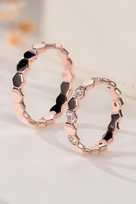 Những mẹo bảo quản giúp cặp nhẫn của bạn và người thương luôn sáng bóng như vừa mới mua