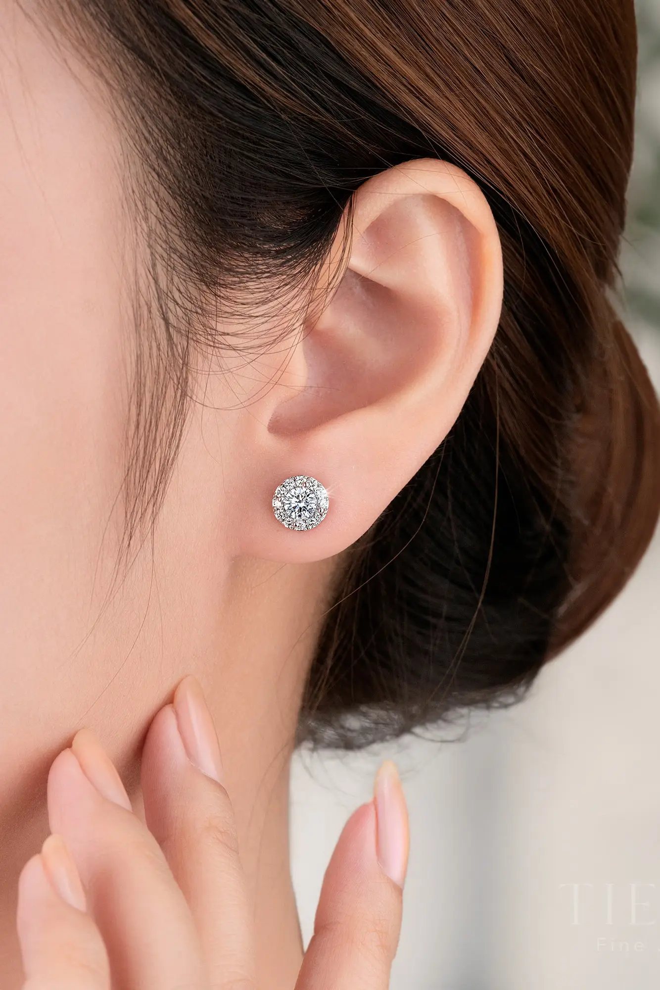 Khám phá các mẫu bông tai nữ Hàn Quốc thanh lịch dành cho nàng
