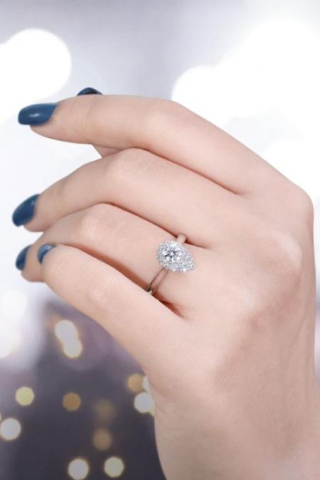 Giá đá CZ trên thị trường hiện nay? Trang sức đá CZ có bền không