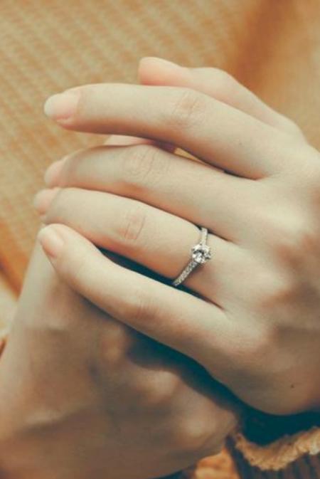 Nhẫn kim cương đơn giản - Vẻ đẹp tinh tế không bao giờ lỗi mốt