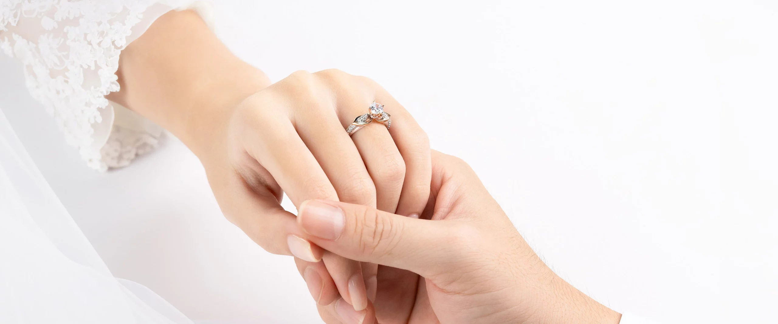Nhẫn cầu hôn vàng trắng