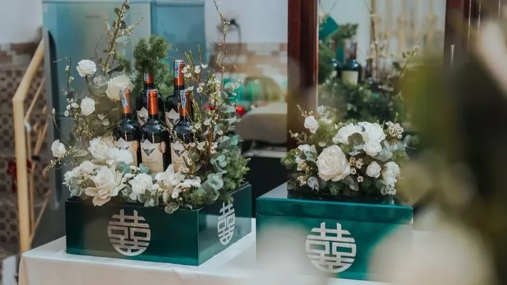 Bưng mâm quả cưới