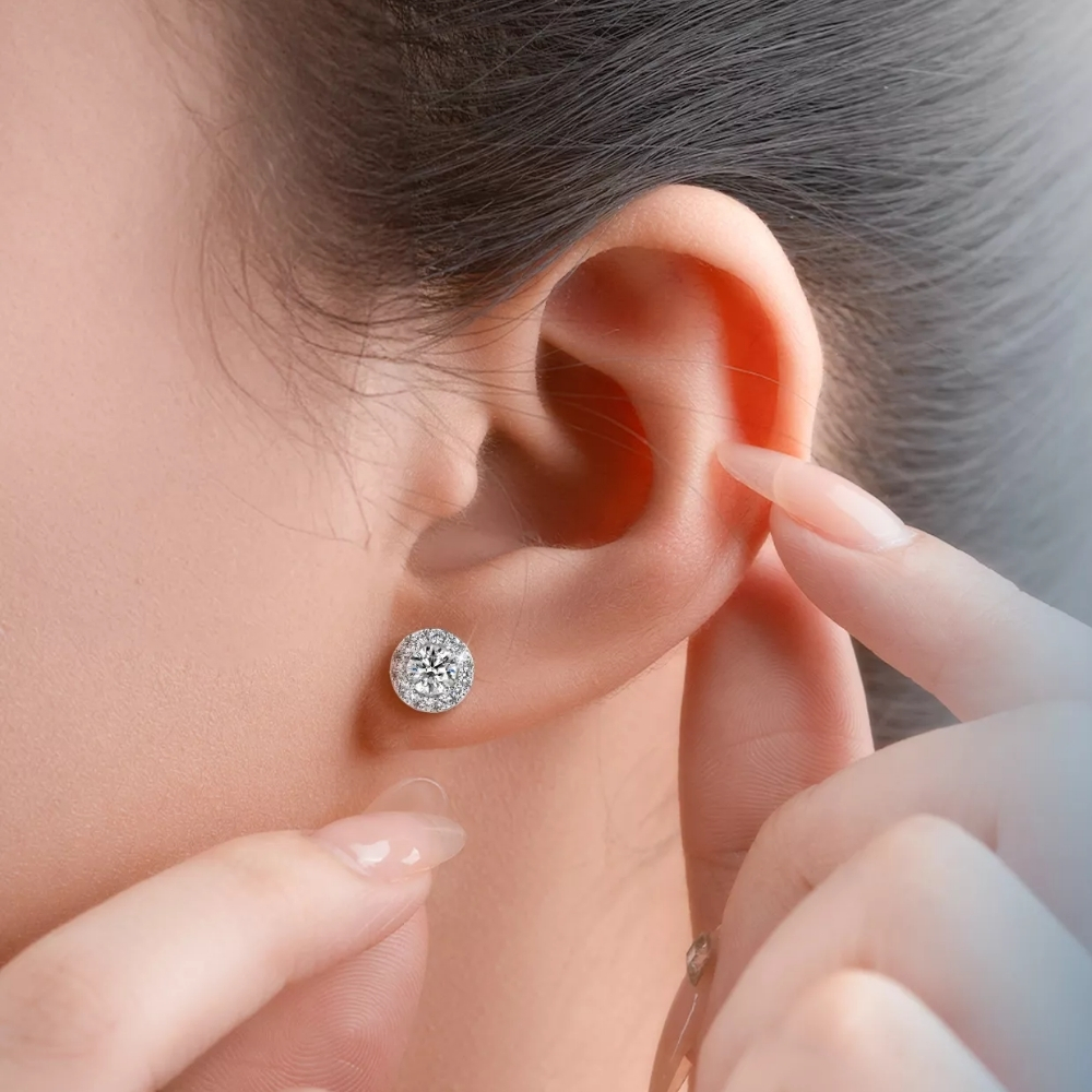 Hướng dẫn đeo bông tai đúng cách, không bị hôi 2 Cách đeo bông tai đúng cách, không bị hôi