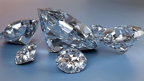 Đá Cubic Zirconia (CZ) là gì? Có nên mua trang sức đá Cubic Zirconia (CZ) không?